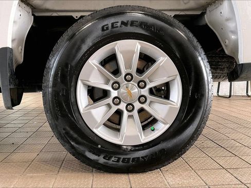Used 2025 Chevrolet Silverado 1500 LT RWD image 32