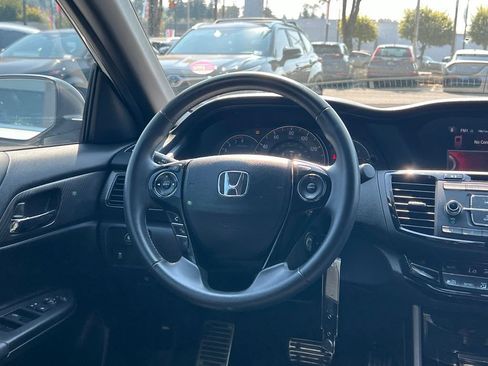Used 2016 Honda Accord Sport image 16