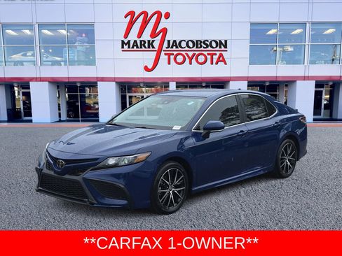 Used 2024 Toyota Camry SE w/ Cold Weather Package FWD image 1