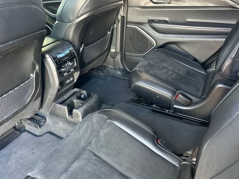 Used 2022 Jeep Grand Cherokee L Laredo RWD image 5