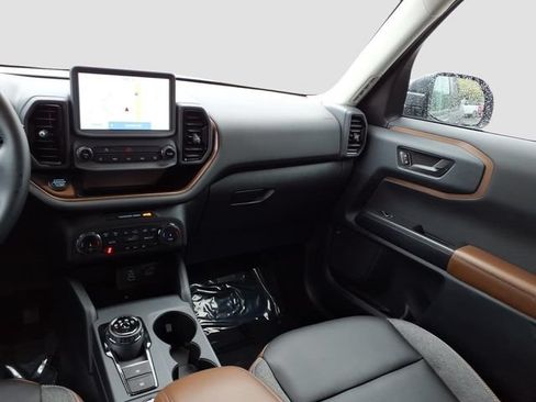 Used 2024 Ford Bronco Sport Outer Banks w/ Tech Package AWD/4WD image 32