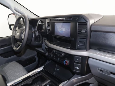 Used 2023 Ford F350 XLT image 37