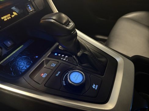 Used 2021 Toyota RAV4 XSE image 12