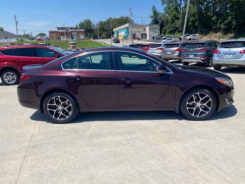 Used 2017 Buick Regal Sport Touring FWD image 5