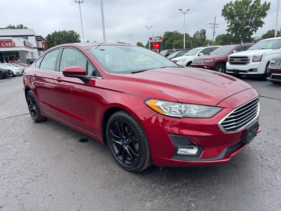 Used 2019 Ford Fusion SE w/ Equipment Group 151A FWD image 7