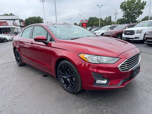Used 2019 Ford Fusion SE w/ Equipment Group 151A FWD image 7