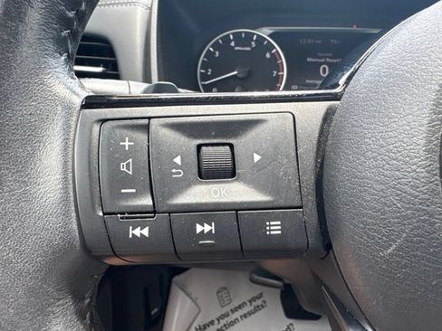 Used 2023 Nissan Rogue SL AWD/4WD image 12