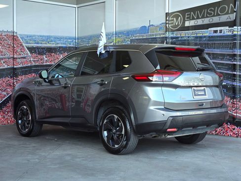 Used 2025 Nissan Rogue SV FWD image 6