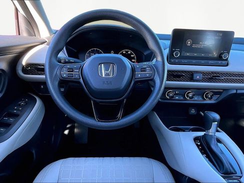 Used 2025 Honda HR-V LX image 9