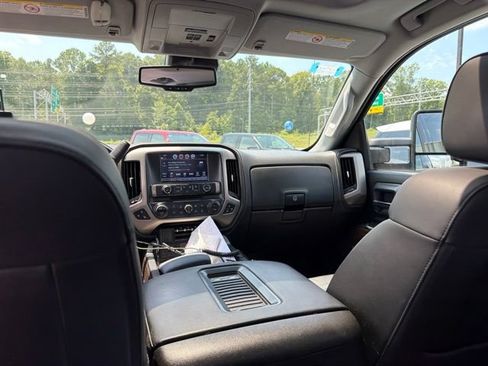 Used 2018 GMC Sierra 2500 Denali w/ Duramax Plus Package AWD/4WD image 39