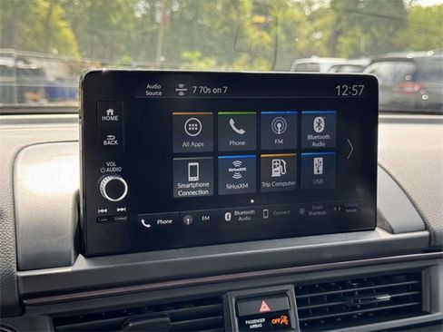 Used 2025 Honda Pilot TrailSport image 16