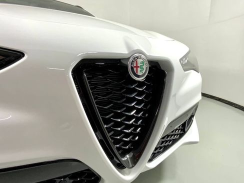 New 2026 Alfa Romeo Stelvio Sprint w/ Convenience Package AWD/4WD image 8