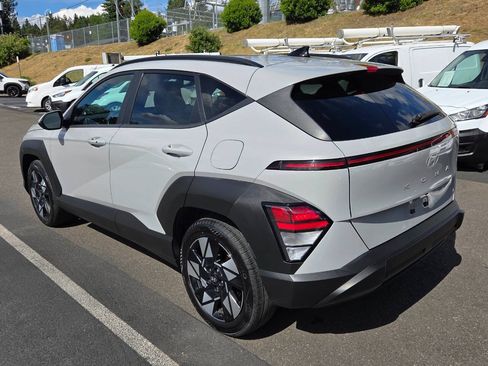 Used 2024 Hyundai Kona SEL FWD image 5