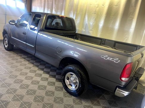 Used 2004 Ford F150 XLT image 4