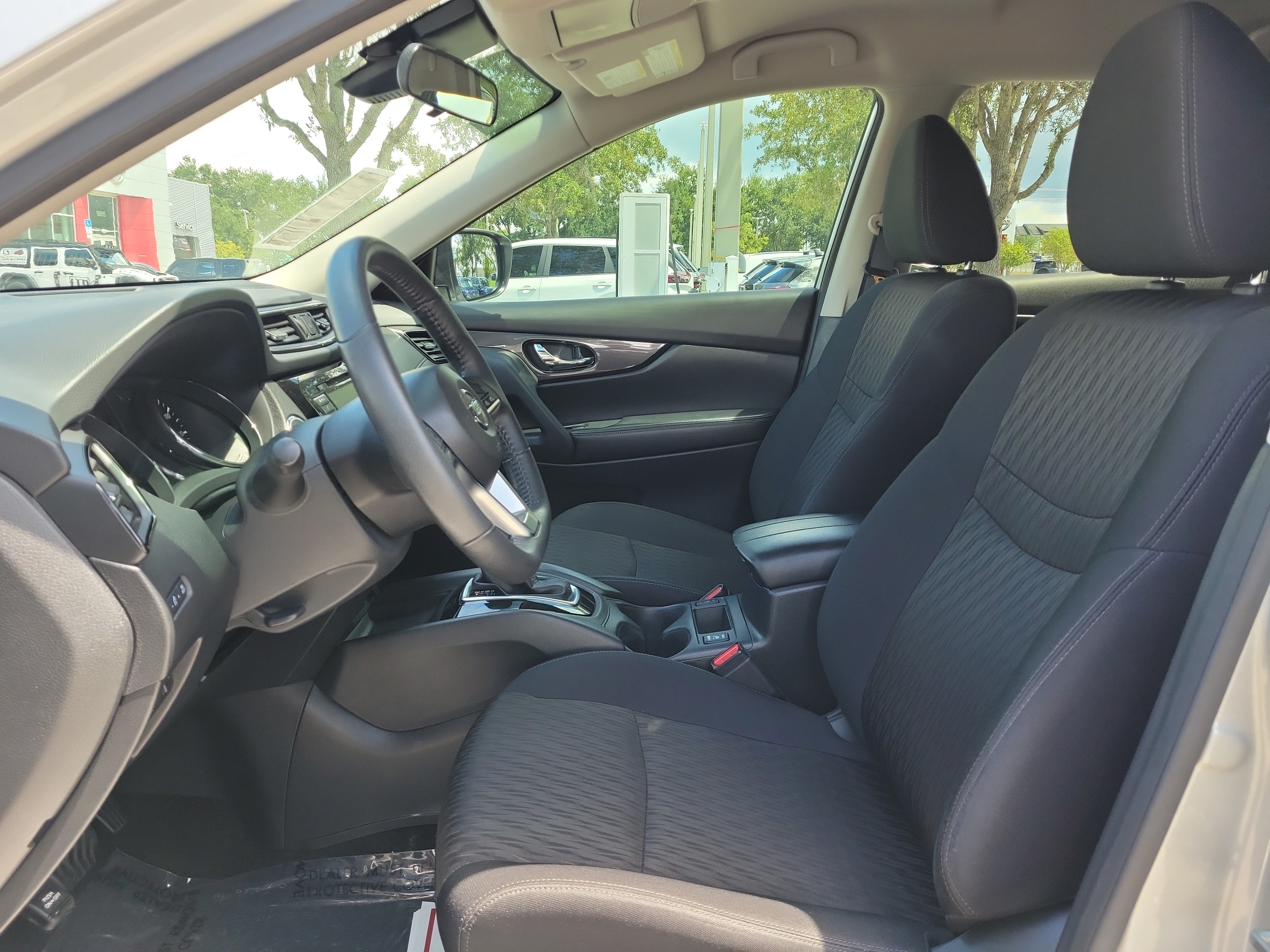 Certified 2020 Nissan Rogue SV FWD image 13