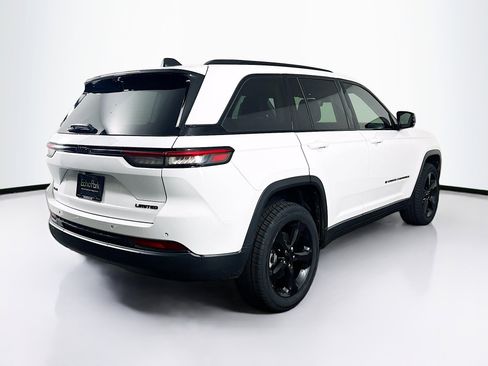 Used 2023 Jeep Grand Cherokee Limited w/ Luxury Tech Group II image 9