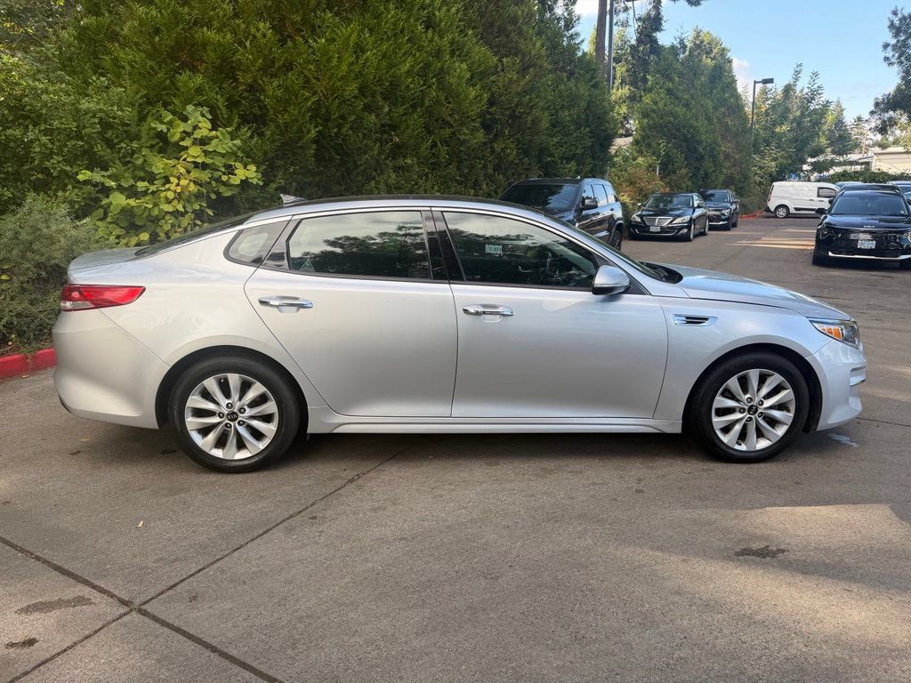 Used 2018 Kia Optima EX w/ Premium Package FWD image 2