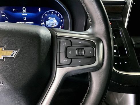 Used 2023 Chevrolet Suburban Premier image 18