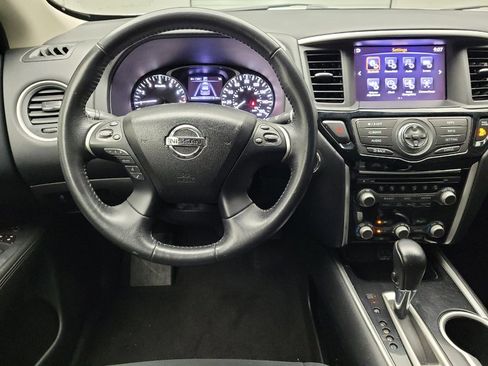 Used 2018 Nissan Pathfinder SV AWD/4WD image 22