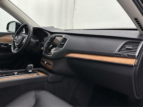 Used 2023 Volvo XC90 B6 Core w/ Protection Package Premier AWD/4WD image 18