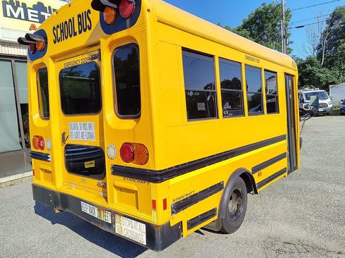 Used 2014 Chevrolet Express 3500 w/ School Bus Package RWD image 8