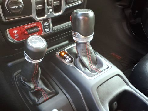 Used 2021 Jeep Gladiator Rubicon w/ Dual Top Group AWD/4WD image 20