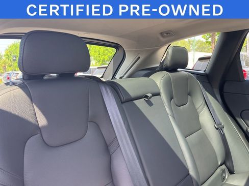 Certified 2025 Volvo XC60 B5 Plus AWD/4WD image 18