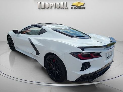 Used 2027 Chevrolet Corvette Stingray Coupe RWD image 3