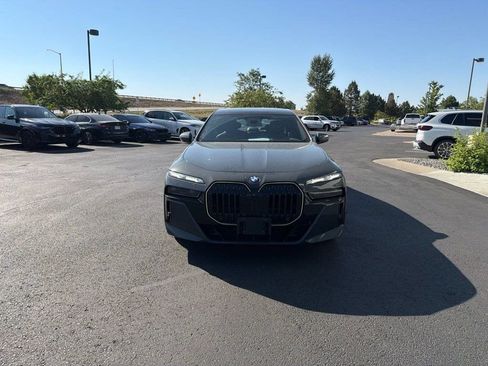 Used 2025 BMW 760i xDrive w/ Executive Package AWD/4WD image 8