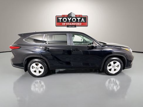 Certified 2023 Toyota Highlander LE image 8