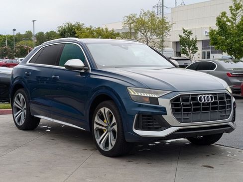 Used 2019 Audi Q8 Prestige w/ Towing Package AWD/4WD image 3