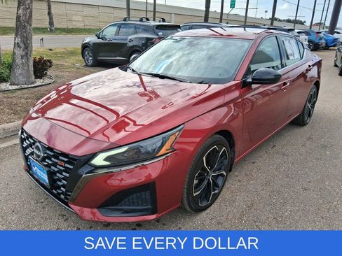 Used 2023 Nissan Altima 2.5 SR AWD/4WD image 3