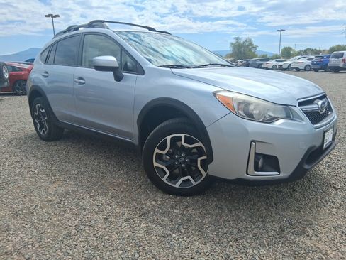 Used 2017 Subaru Crosstrek 2.0i Premium AWD/4WD image 4