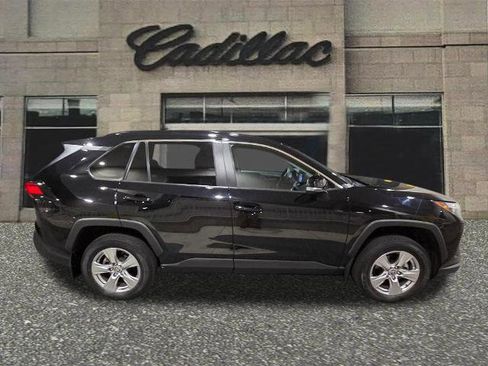 Used 2022 Toyota RAV4 XLE image 6