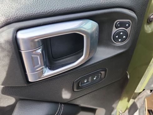 Used 2021 Jeep Wrangler Unlimited Rubicon w/ Steel Bumper Group image 19