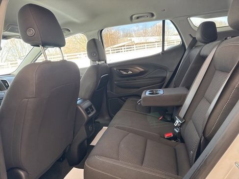 Used 2023 GMC Terrain SLE w/ Driver Convenience Package image 29