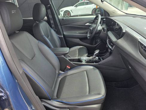 Used 2025 Buick Encore GX Sport Touring w/ Advanced Technology Package FWD image 11