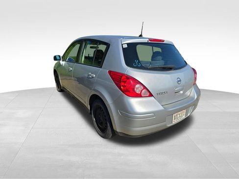 Used 2011 Nissan Versa 1.8 S FWD image 13