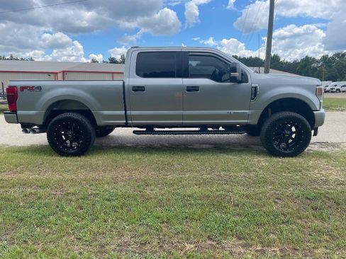 Used 2022 Ford F250 XLT w/ FX4 Off-Road Package AWD/4WD image 5