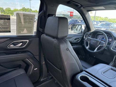 Used 2024 Chevrolet Tahoe Z71 w/ Luxury Package AWD/4WD image 15