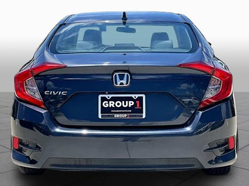 Used 2018 Honda Civic EX image 5