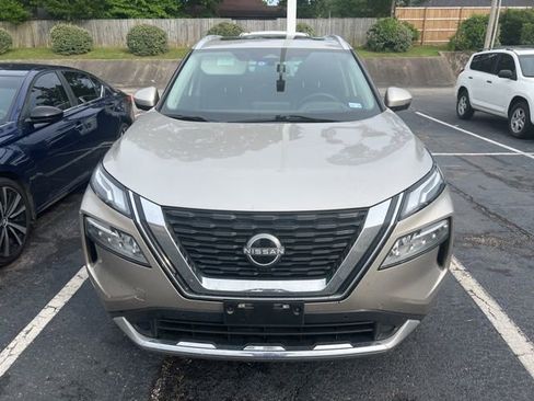 Used 2023 Nissan Rogue Platinum w/ Platinum Premium Package FWD image 2