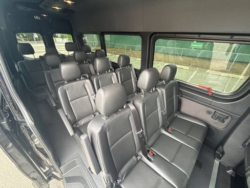 Used 2023 Mercedes-Benz Sprinter 2500 image 27
