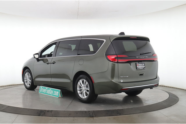 New 2027 Chrysler Pacifica Select FWD image 8
