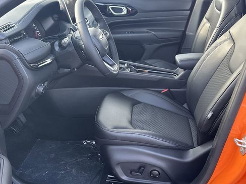 New 2026 Jeep Compass Latitude w/ Sun and Sound Group image 9