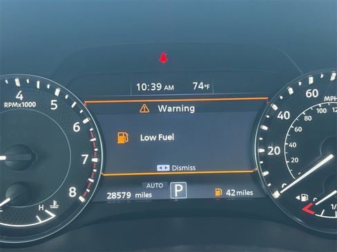 Used 2024 Nissan Armada SL w/ Captain's Chairs Package image 22