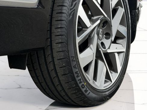 Certified 2023 Hyundai Santa Fe Calligraphy image 7