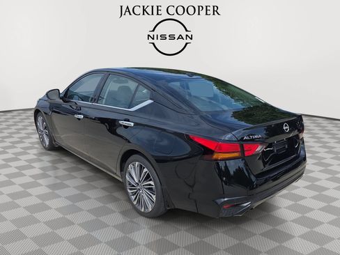 Used 2025 Nissan Altima 2.5 SL FWD image 7