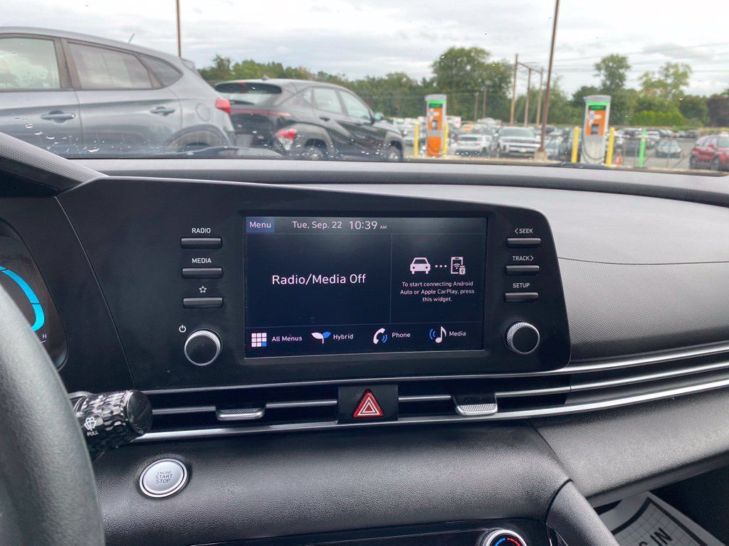 Certified 2026 Hyundai Elantra Hybrid FWD image 18