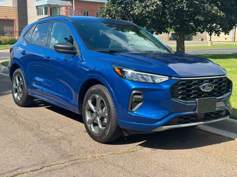 Used 2023 Ford Escape ST-Line w/ Tech Pack #1 AWD/4WD image 1